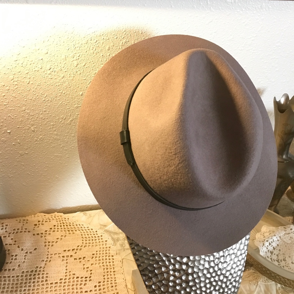 SOLE SOCIETY TAUPE WOOL FELT HAT, NWOT